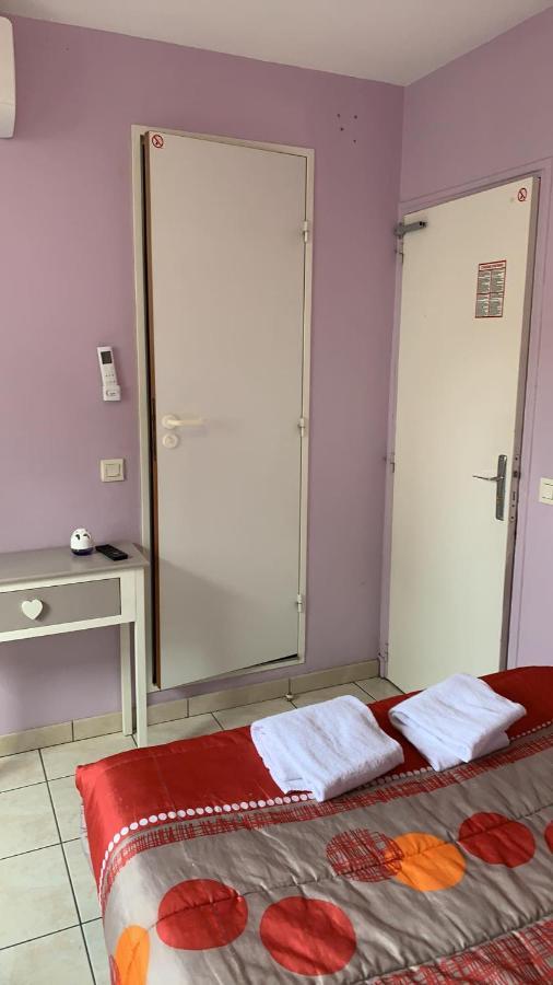 Hotel Du Cygne De La Croix Blanche Lailly-en-Val Esterno foto