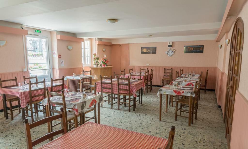 Hotel Du Cygne De La Croix Blanche Lailly-en-Val Esterno foto
