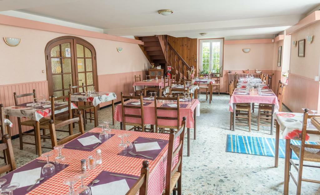 Hotel Du Cygne De La Croix Blanche Lailly-en-Val Esterno foto